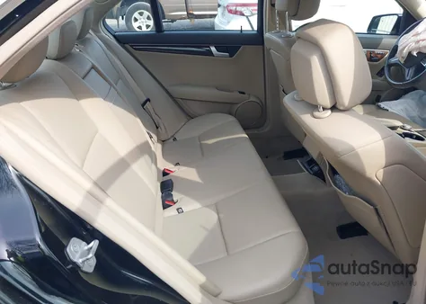 2012 Mercedes-Benz C 300 Luxury 4Matic/Sport 4Matic из США, поврежденный, VIN WDDGF8BB1CR204015